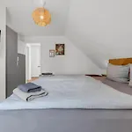 Haus Am Seeufer Mit Badestelle In 200m, Grosse Sonnenterrasse, Umzaeunter Garten, Hunde Willkommen Райнсберг