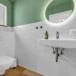 Apartman Haus Am Seeufer Mit Badestelle In 200m, Grosse Sonnenterrasse, Umzaeunter Garten, Hunde Willkommen Rheinsberg
