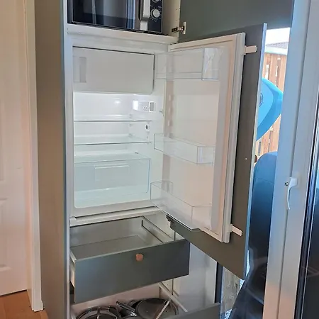 아파트 Haus Am Seeufer Mit Badestelle In 200m, Grosse Sonnenterrasse, Umzaeunter Garten, Hunde Willkommen 라인스베르크