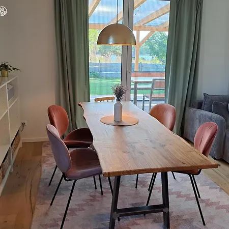 Haus Am Seeufer Mit Badestelle In 200m, Grosse Sonnenterrasse, Umzaeunter Garten, Hunde Willkommen * Rheinsberg