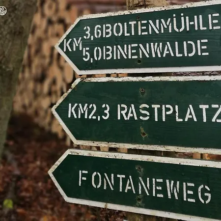 Haus Am Seeufer Mit Badestelle In 200m, Grosse Sonnenterrasse, Umzaeunter Garten, Hunde Willkommen * 라인스베르크