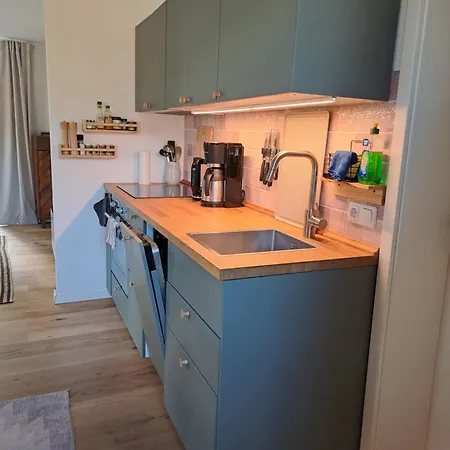 Haus Am Seeufer Mit Badestelle In 200m, Grosse Sonnenterrasse, Umzaeunter Garten, Hunde Willkommen * 라인스베르크