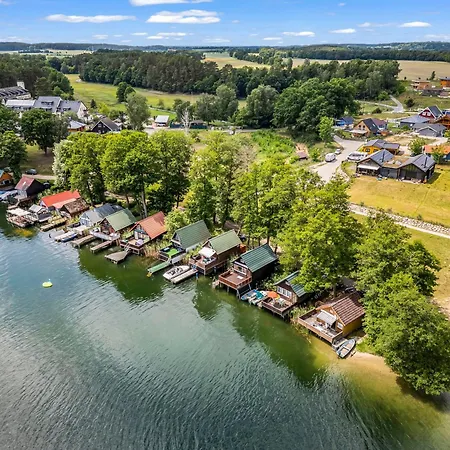 Haus Am Seeufer Mit Badestelle In 200m, Grosse Sonnenterrasse, Umzaeunter Garten, Hunde Willkommen ラインスベルク
