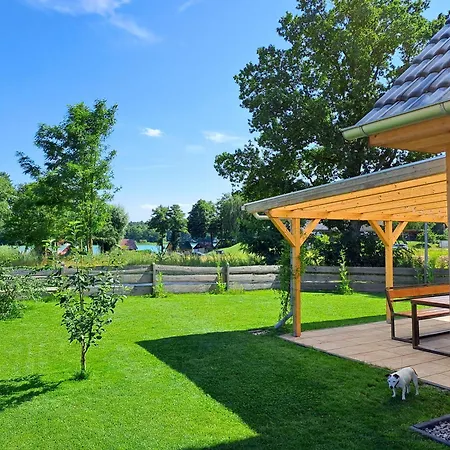 アパート Haus Am Seeufer Mit Badestelle In 200m, Grosse Sonnenterrasse, Umzaeunter Garten, Hunde Willkommen *
