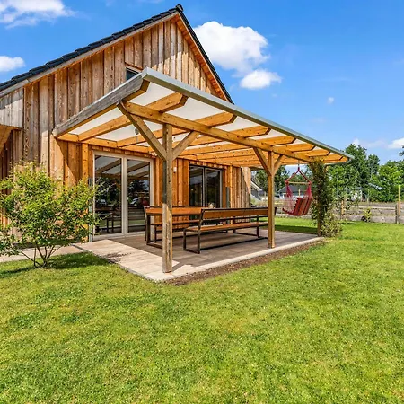 Haus Am Seeufer Mit Badestelle In 200m, Grosse Sonnenterrasse, Umzaeunter Garten, Hunde Willkommen * Rheinsberg