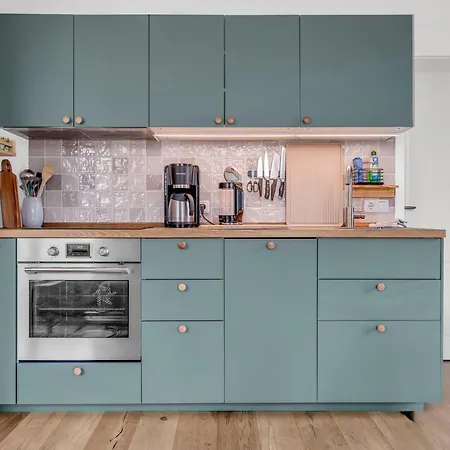 Haus Am Seeufer Mit Badestelle In 200m, Grosse Sonnenterrasse, Umzaeunter Garten, Hunde Willkommen