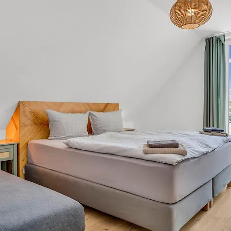 Haus Am Seeufer Mit Badestelle In 200m, Grosse Sonnenterrasse, Umzaeunter Garten, Hunde Willkommen Appartement