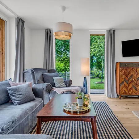 Haus Am Seeufer Mit Badestelle In 200m, Grosse Sonnenterrasse, Umzaeunter Garten, Hunde Willkommen Apartment Rheinsberg