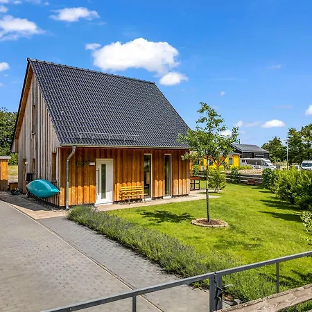 Apartment Haus Am Seeufer Mit Badestelle In 200m, Grosse Sonnenterrasse, Umzaeunter Garten, Hunde Willkommen