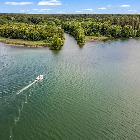 Haus Am Seeufer Mit Badestelle In 200m, Grosse Sonnenterrasse, Umzaeunter Garten, Hunde Willkommen Appartement