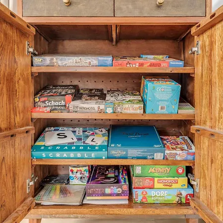 Appartement Haus Am Seeufer Mit Badestelle In 200m, Grosse Sonnenterrasse, Umzaeunter Garten, Hunde Willkommen *