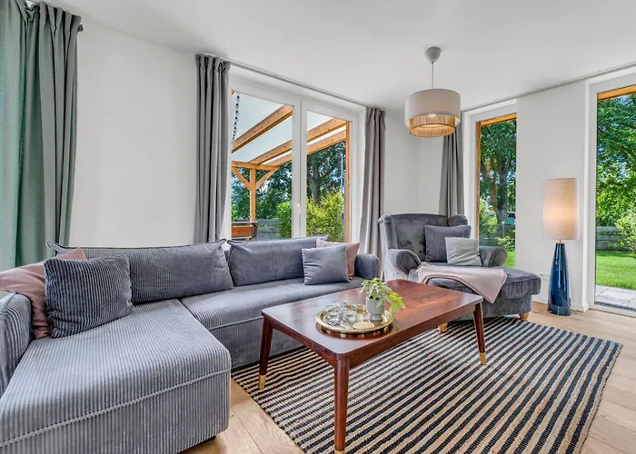 Haus Am Seeufer Mit Badestelle In 200m, Grosse Sonnenterrasse, Umzaeunter Garten, Hunde Willkommen *