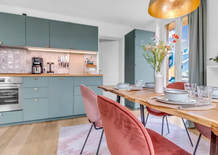 Haus Am Seeufer Mit Badestelle In 200m, Grosse Sonnenterrasse, Umzaeunter Garten, Hunde Willkommen