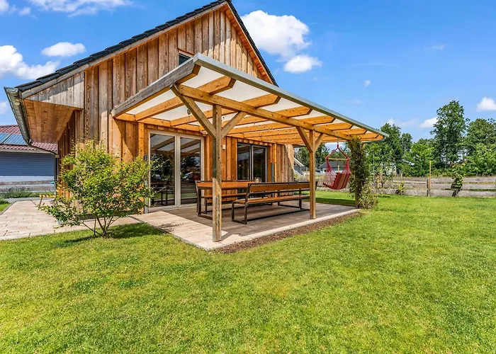 Haus Am Seeufer Mit Badestelle In 200m, Grosse Sonnenterrasse, Umzaeunter Garten, Hunde Willkommen * راينزبرج