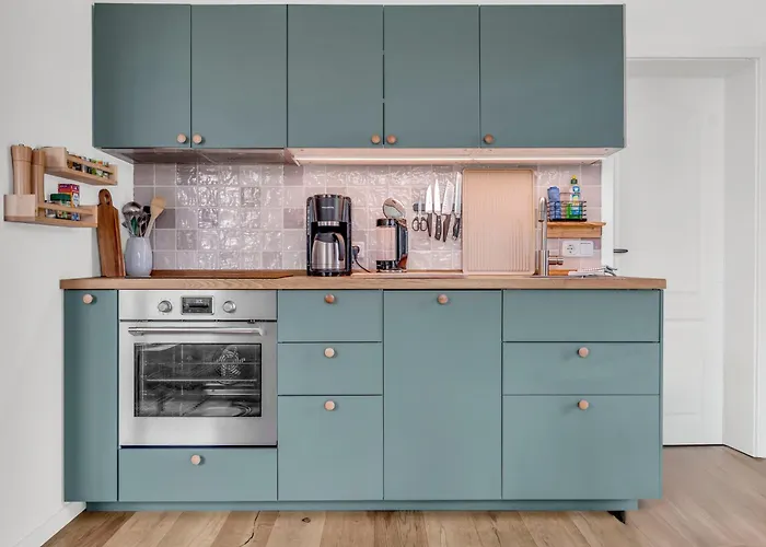 Haus Am Seeufer Mit Badestelle In 200m, Grosse Sonnenterrasse, Umzaeunter Garten, Hunde Willkommen