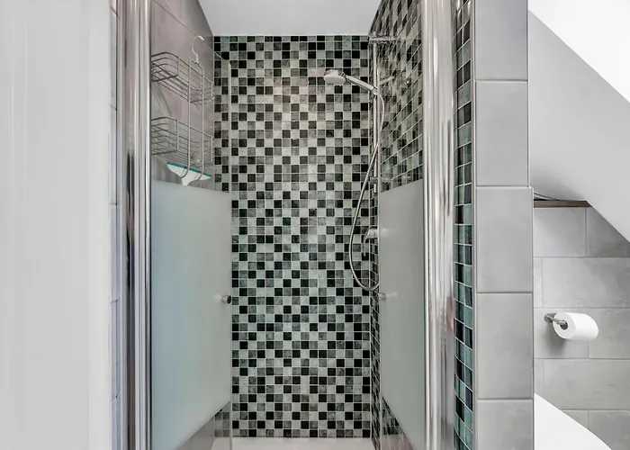 شقة Haus Am Seeufer Mit Badestelle In 200m, Grosse Sonnenterrasse, Umzaeunter Garten, Hunde Willkommen *