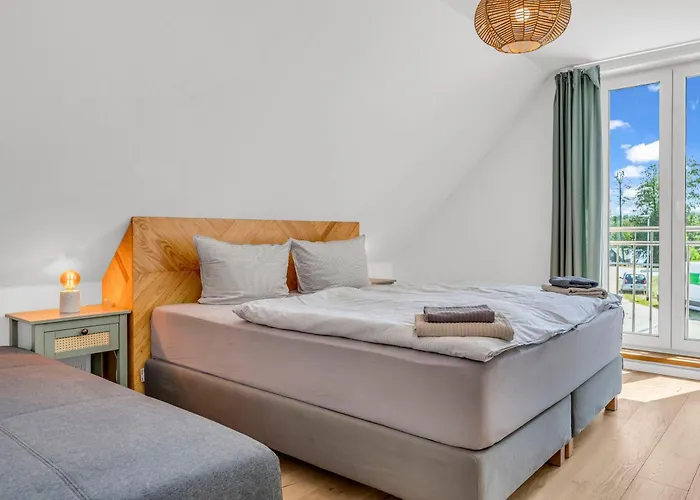 Haus Am Seeufer Mit Badestelle In 200m, Grosse Sonnenterrasse, Umzaeunter Garten, Hunde Willkommen شقة