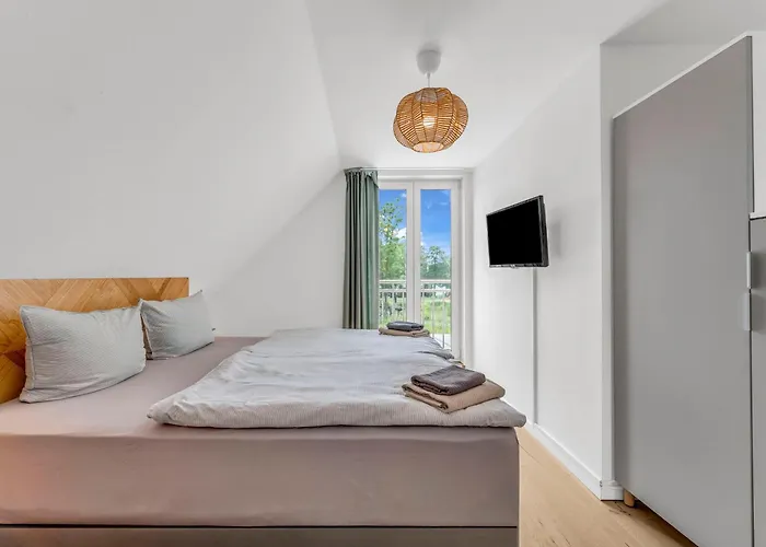 Haus Am Seeufer Mit Badestelle In 200m, Grosse Sonnenterrasse, Umzaeunter Garten, Hunde Willkommen شقة راينزبرج