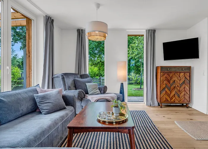 Haus Am Seeufer Mit Badestelle In 200m, Grosse Sonnenterrasse, Umzaeunter Garten, Hunde Willkommen شقة راينزبرج