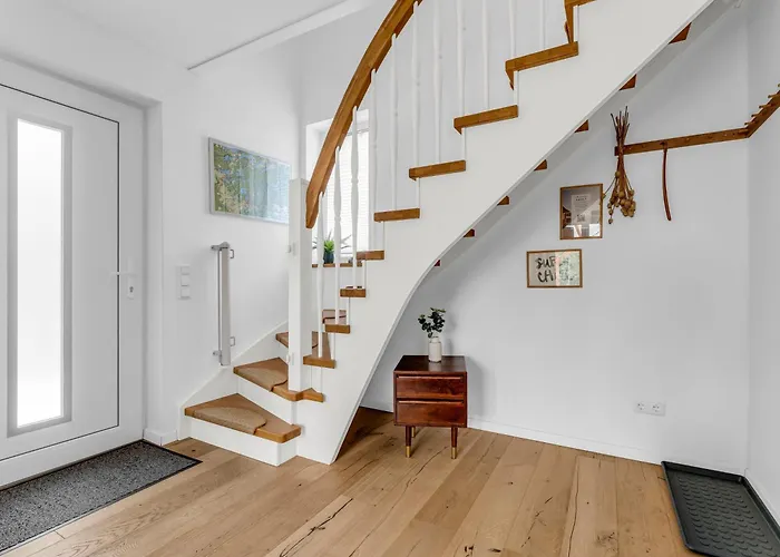 Haus Am Seeufer Mit Badestelle In 200m, Grosse Sonnenterrasse, Umzaeunter Garten, Hunde Willkommen شقة *