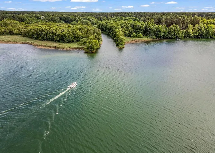 Haus Am Seeufer Mit Badestelle In 200m, Grosse Sonnenterrasse, Umzaeunter Garten, Hunde Willkommen شقة