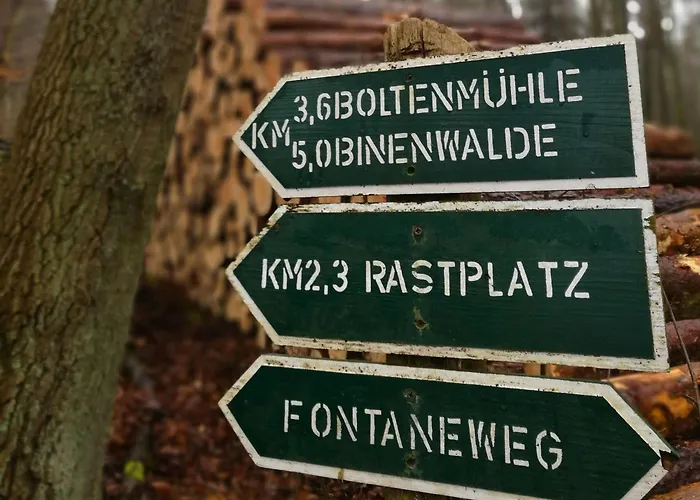 Haus Am Seeufer Mit Badestelle In 200m, Grosse Sonnenterrasse, Umzaeunter Garten, Hunde Willkommen *