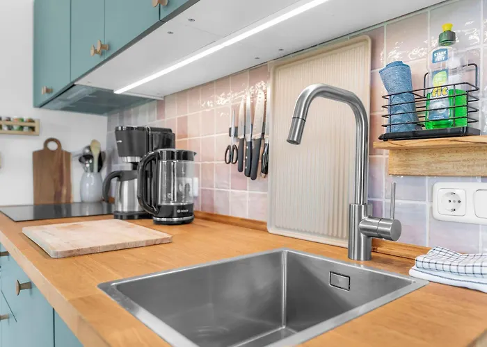 Haus Am Seeufer Mit Badestelle In 200m, Grosse Sonnenterrasse, Umzaeunter Garten, Hunde Willkommen